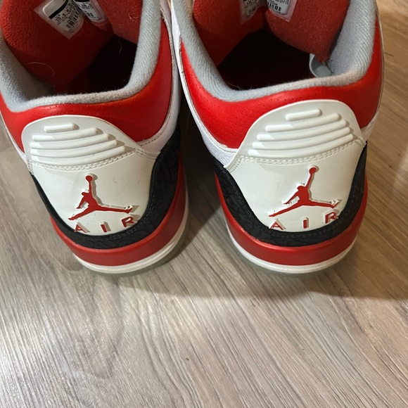 Jordan 3 fire red - Picture 2 of 3